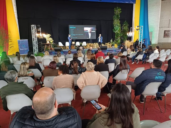 Seminrio ?Da Terra  Rentabilidade? est acontecendo neste momento no Espao Agrotec
