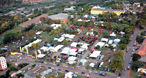 Lono Cultura da Fenarroz ter shows locais e regionais diariamente para quem estiver no Parque