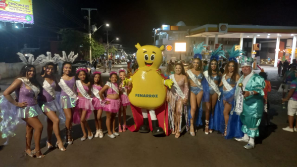 Arrozito teve estreia no carnaval de rua junto  Banda Veterana 