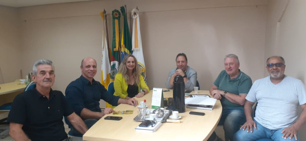 Pr-candidato Leandro Balardin visita executiva da Fenarroz